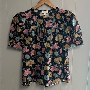 NWT Black Floral Entro Top Large New